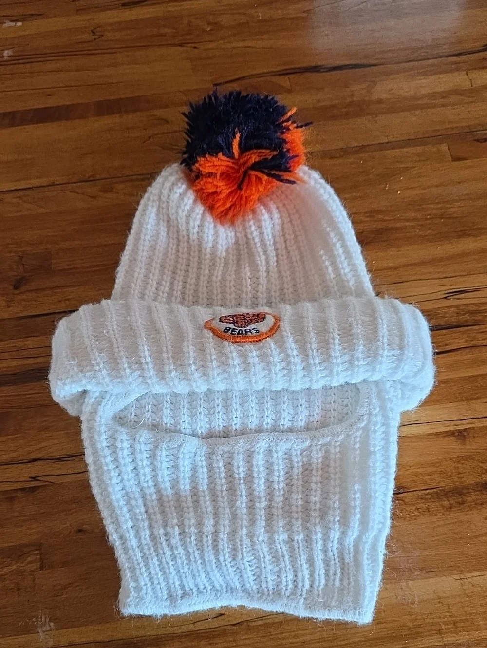 Official Chicago BEARS hat w face warmer.
